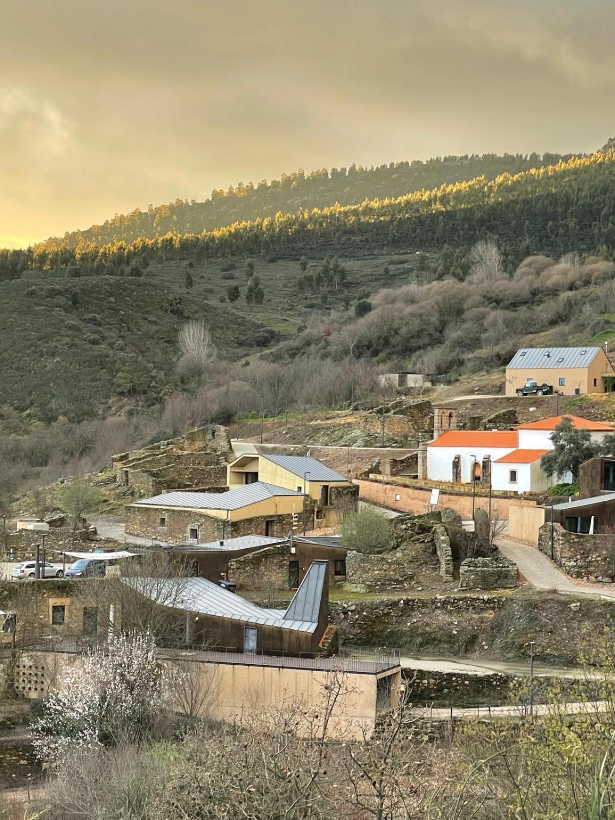 Colmeal Countryside Hotel Фигейра-ди-Каштелу-Родригу Экстерьер фото